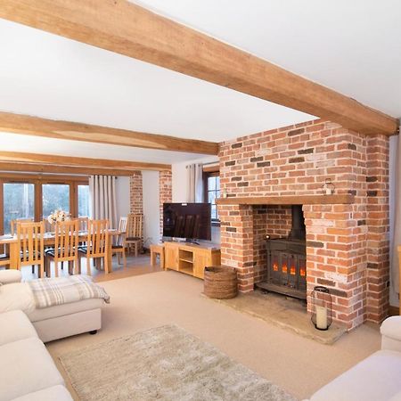 The Roost Group - The Coach House - Hot Tub Villa Gravesend Dış mekan fotoğraf