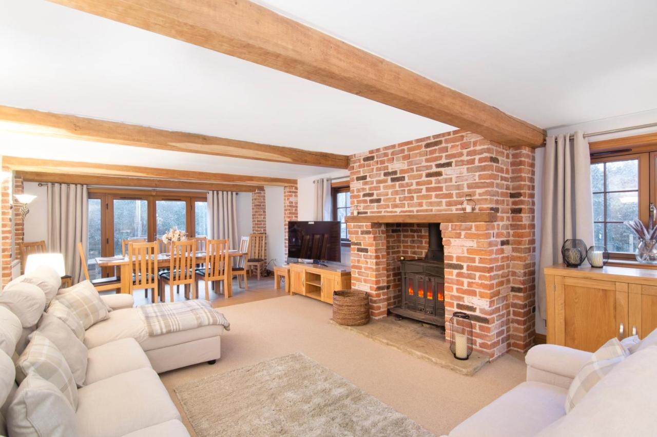 The Roost Group - The Coach House - Hot Tub Villa Gravesend Dış mekan fotoğraf