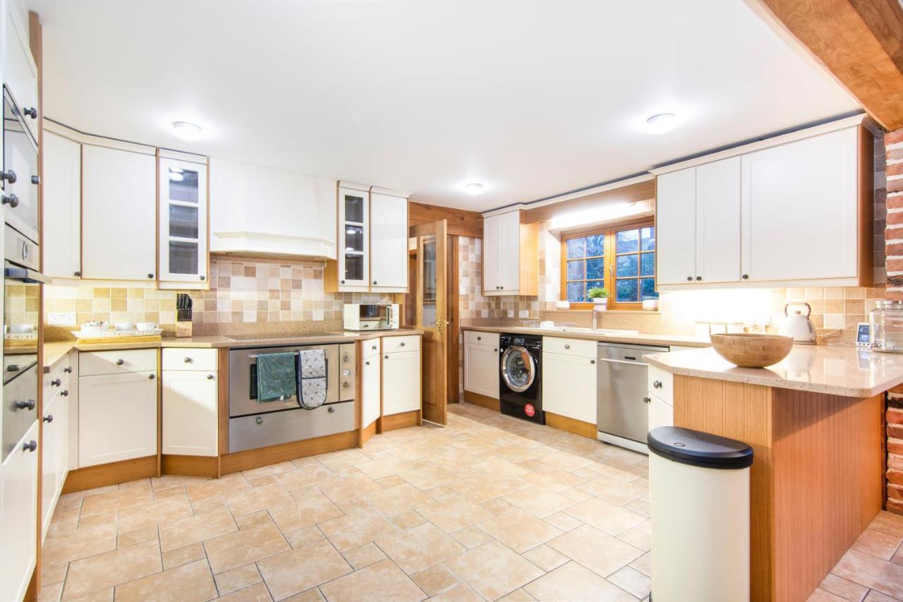 The Roost Group - The Coach House - Hot Tub Villa Gravesend Dış mekan fotoğraf