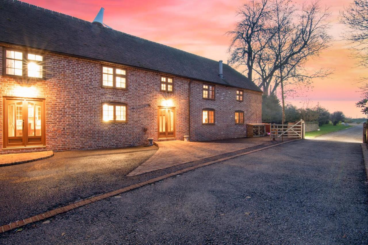 The Roost Group - The Coach House - Hot Tub Villa Gravesend Dış mekan fotoğraf