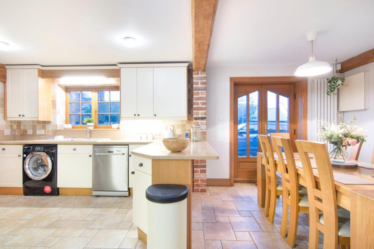 The Roost Group - The Coach House - Hot Tub Villa Gravesend Dış mekan fotoğraf