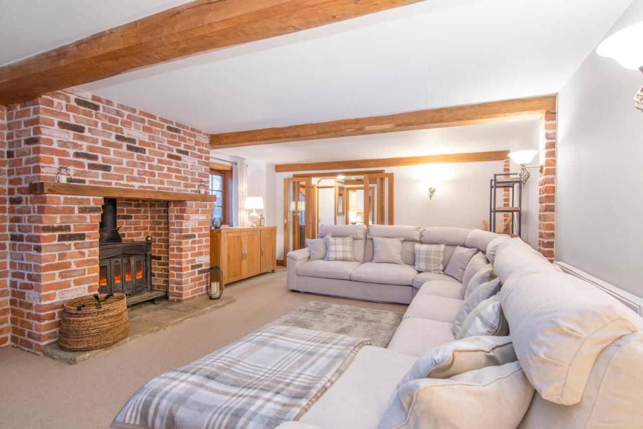 The Roost Group - The Coach House - Hot Tub Villa Gravesend Dış mekan fotoğraf