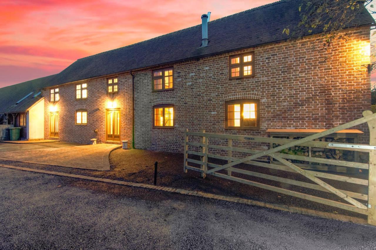 The Roost Group - The Coach House - Hot Tub Villa Gravesend Dış mekan fotoğraf