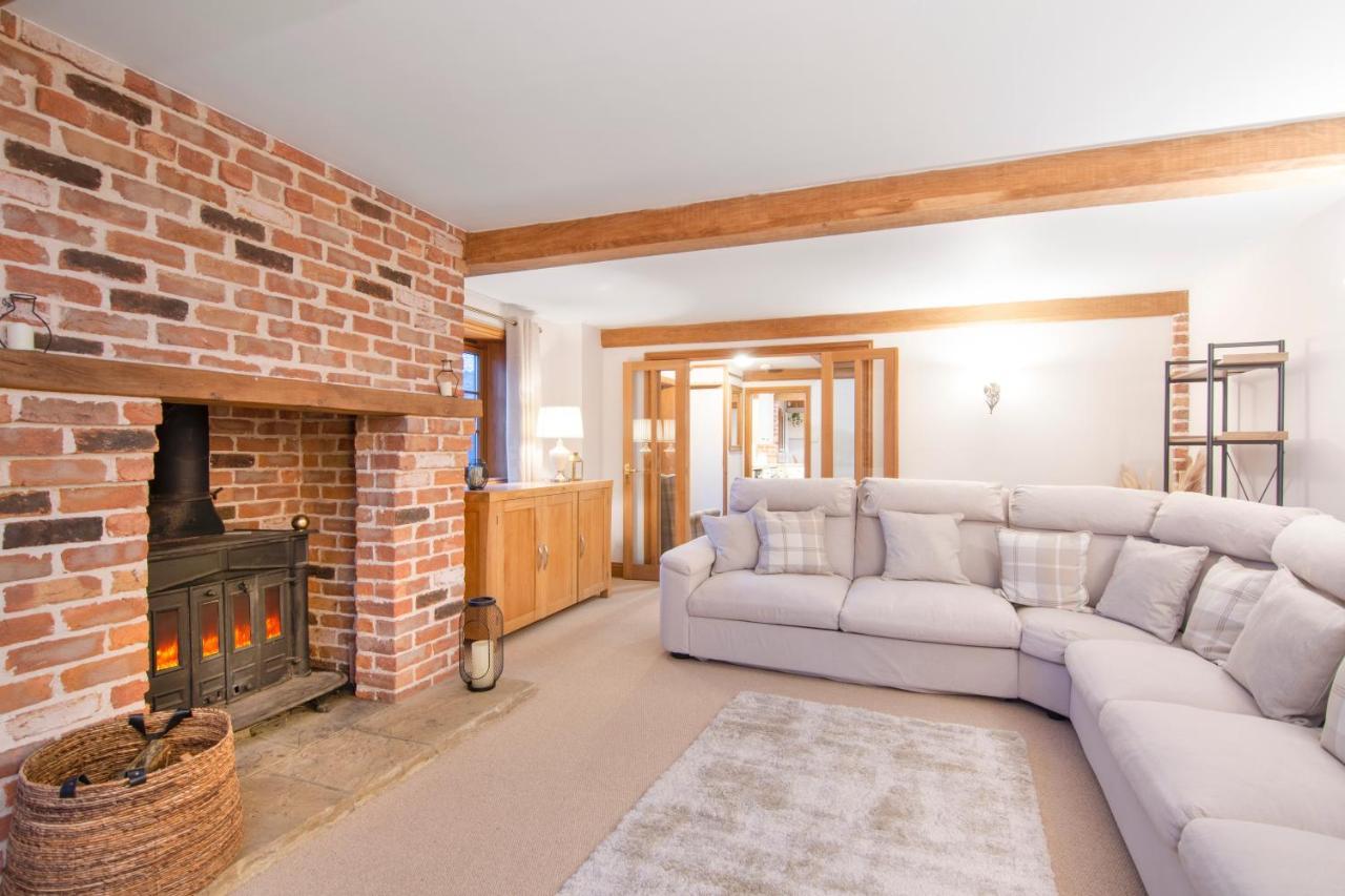 The Roost Group - The Coach House - Hot Tub Villa Gravesend Dış mekan fotoğraf