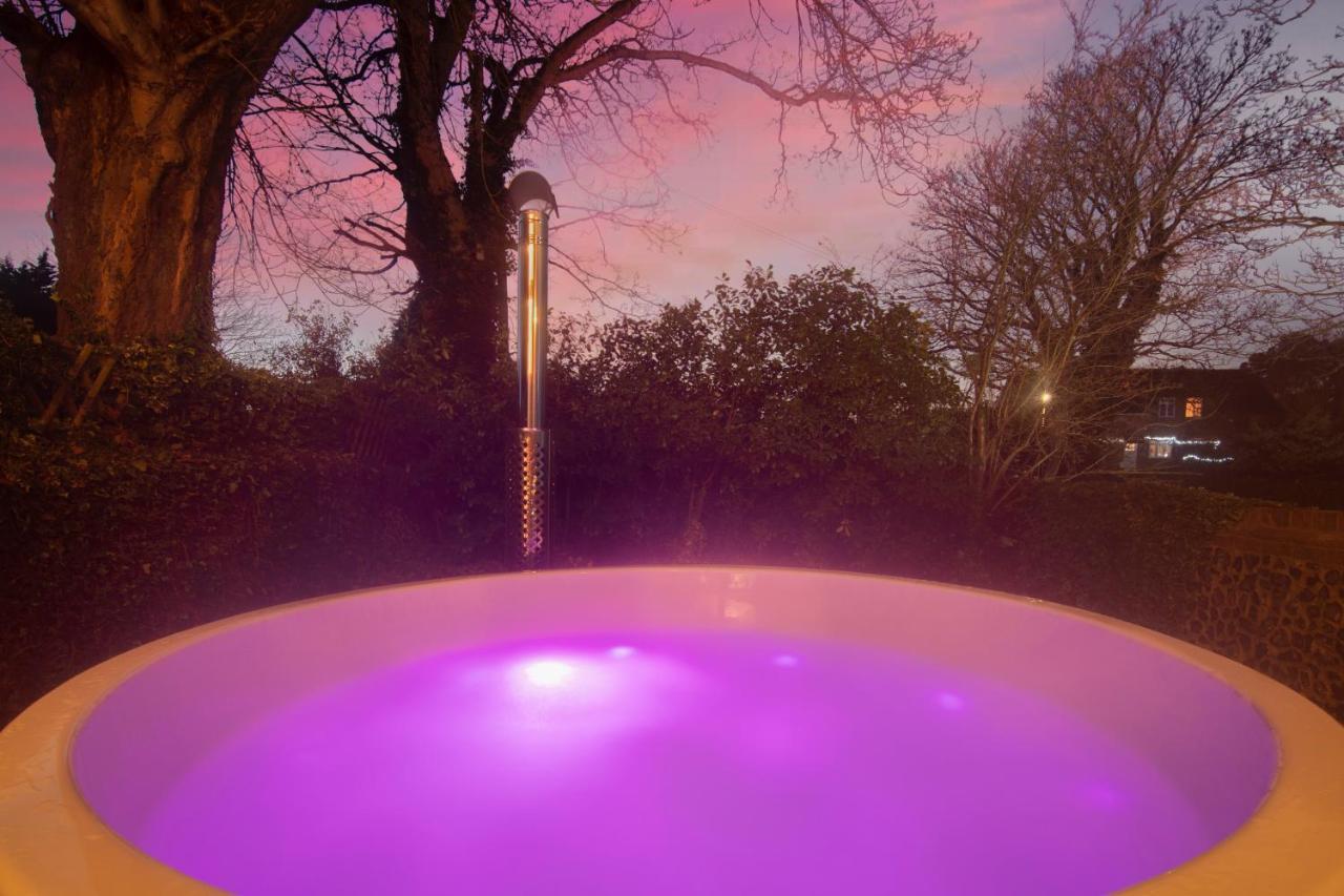 The Roost Group - The Coach House - Hot Tub Villa Gravesend Dış mekan fotoğraf